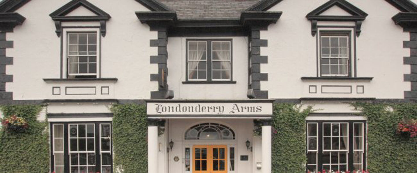 Londonderry Arms Hotel Carnlough Exterior photo